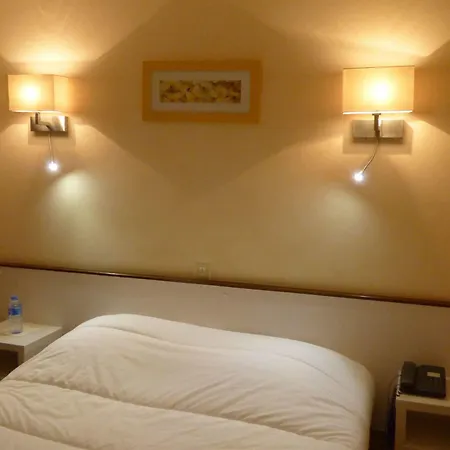 Du Centre Hotel 2*